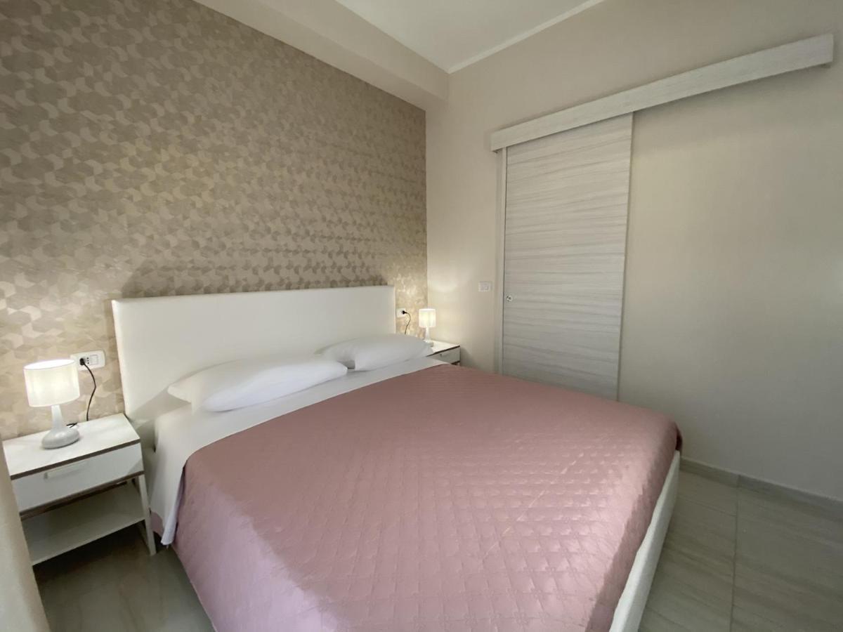 B&B Enjoy Happyness Pompei Bagian luar foto