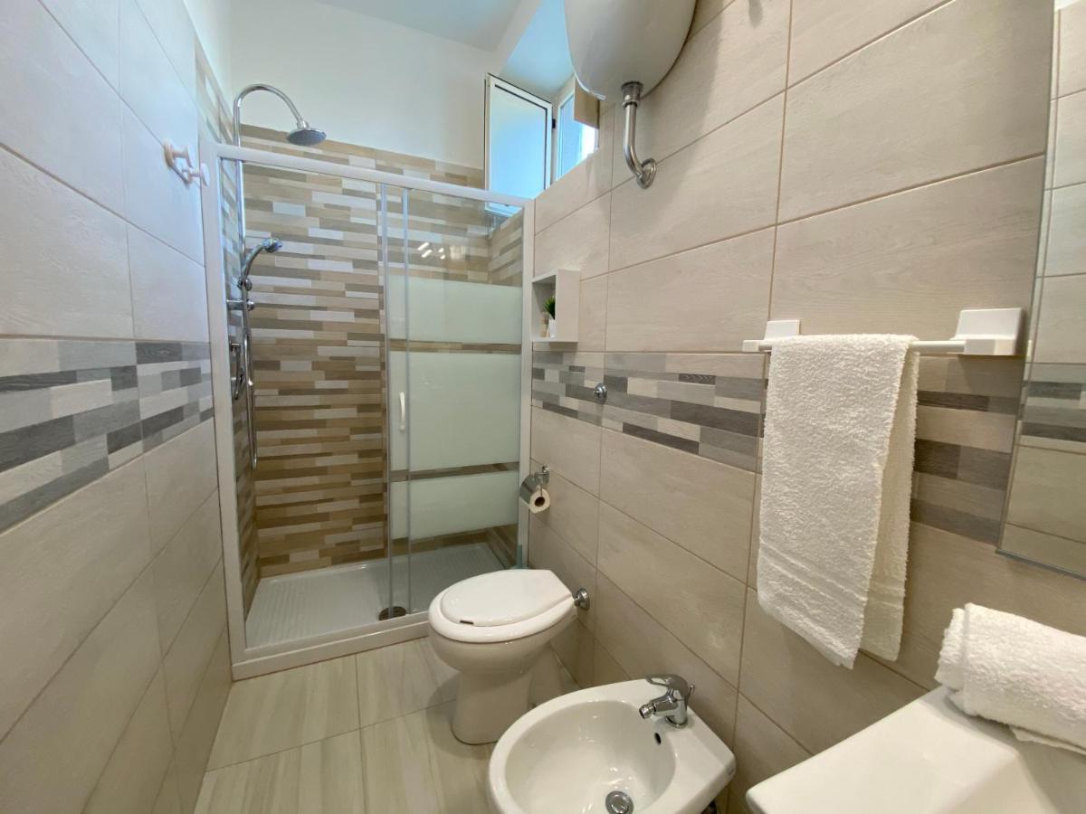 B&B Enjoy Happyness Pompei Bagian luar foto