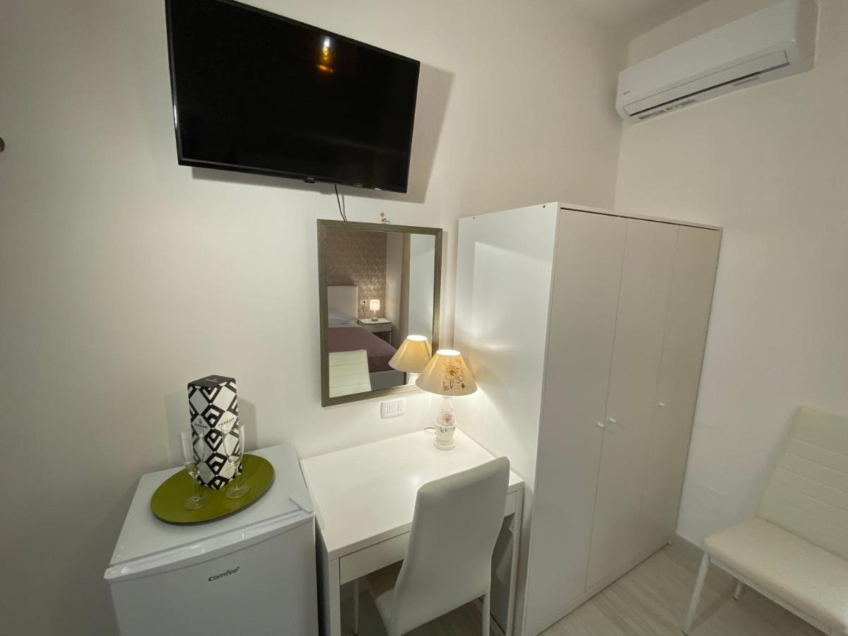 B&B Enjoy Happyness Pompei Bagian luar foto