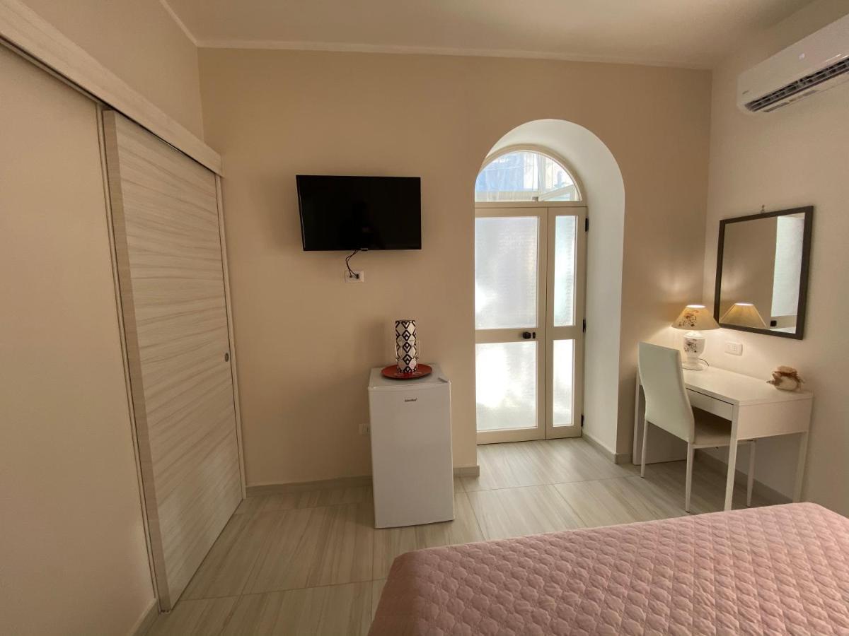 B&B Enjoy Happyness Pompei Bagian luar foto
