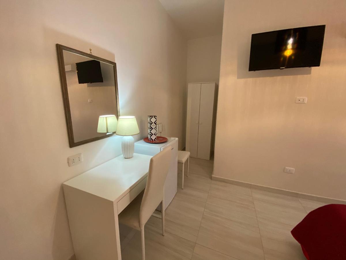 B&B Enjoy Happyness Pompei Bagian luar foto